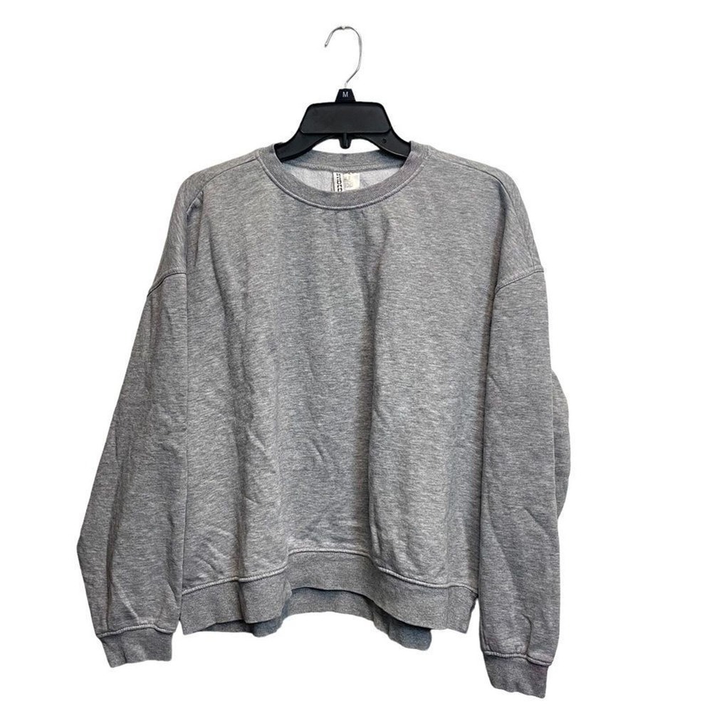 Divided Medium Crew Neckline‎ Gray Sweatshirt
